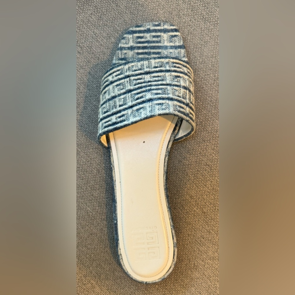 Givenchy G4 Jacquard Slide Sandal in denim blue. Size 12. - Picture 5 of 14